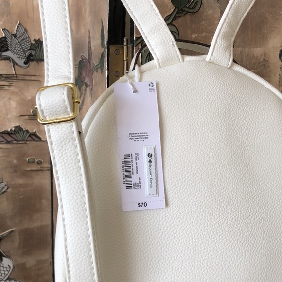 Liz Claiborne…Quilted Mini back pack - Picture 3 of 6